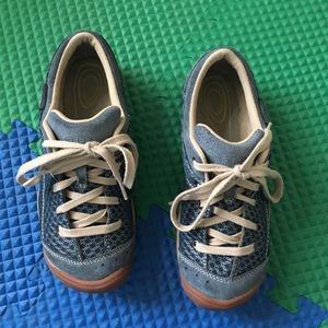 Keen Mercer Blue Sneakers size 8. Good Condition